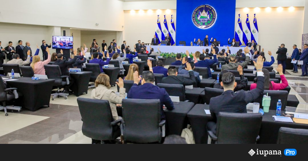 El Salvador aprueba Ley de IA: ¿hay espacio para que el sector financiero saque provecho?
