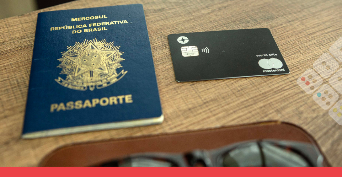 Pasaporte y tarjeta Clara