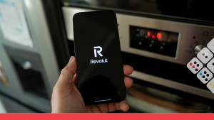 Teléfono con imagen de Revolut