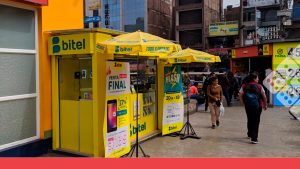 Puesto de Bitel en calle de Perú