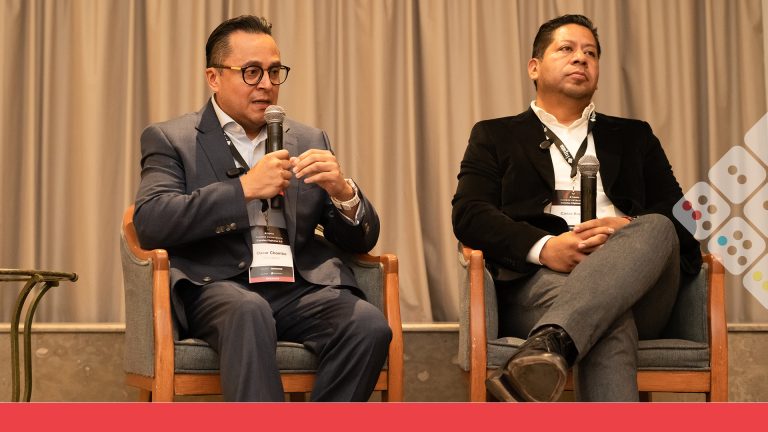 Voceros de Spin y Scotiabank en evento de seguridad organizado por iupana